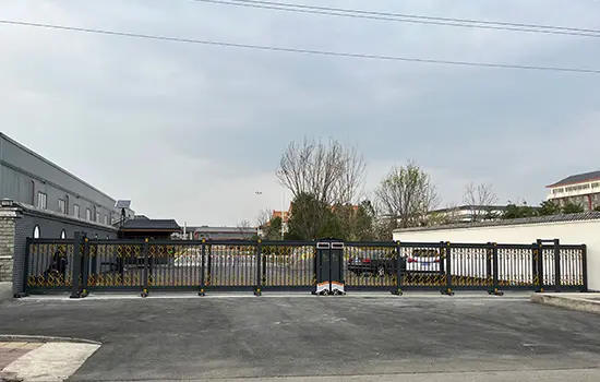 Aluminum-flower-telescopic-gate-Telescopic-sliding-gate-QiGong.webp