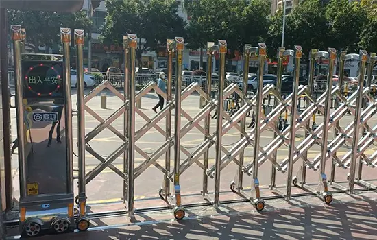 Heavy-duty-retractable-gate-Automatic-retractable-gate-QG-G460-QiGong.webp
