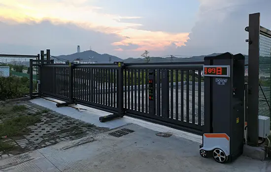 LPR-telescopic-sliding-driveway-gate-atuomatic-telescopic-sliding-gate-QiGong.webp