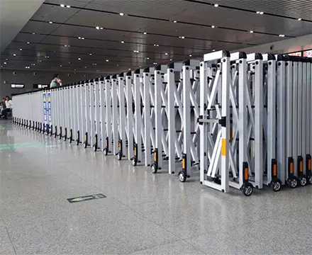 QiGong-Retractable-Portable-Crowd-Control-Gates-For-Barricade-Road-Block.webp