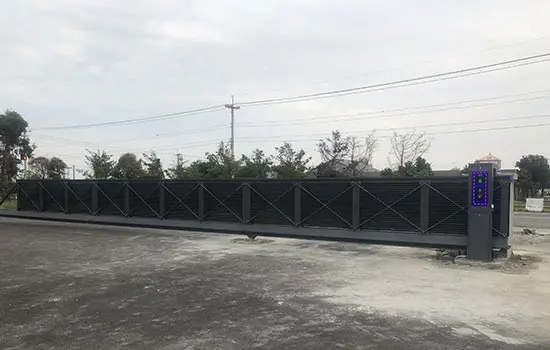 automatic-cantilever-gate-sliding-security-gate-QiGong