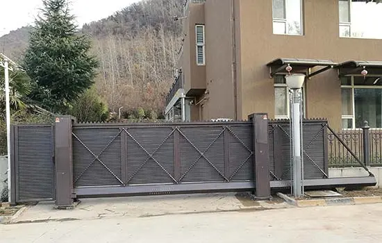cantilever-gate-manufacturer-driveway-sliding-gates-QiGong