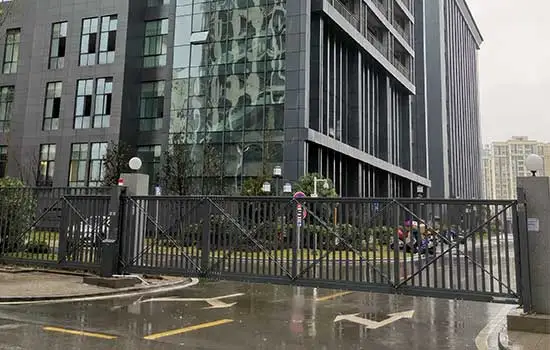 electric-Cantilever-gate-automatic-sliding-gates-QiGong