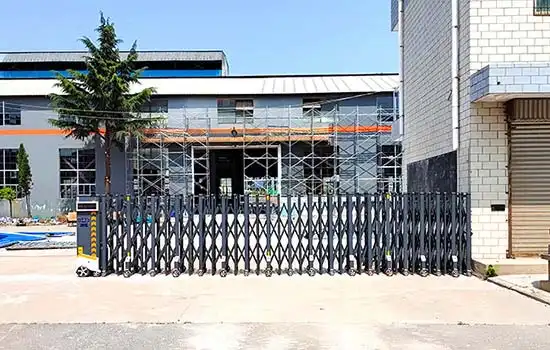 stainless-stee-lretractable-gate-telescopic-fence-gate-QiGong